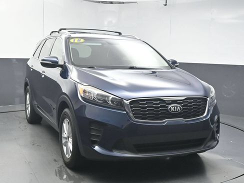 Used 2019 Kia Sorento FWD w/ LX Convenience Package image 2