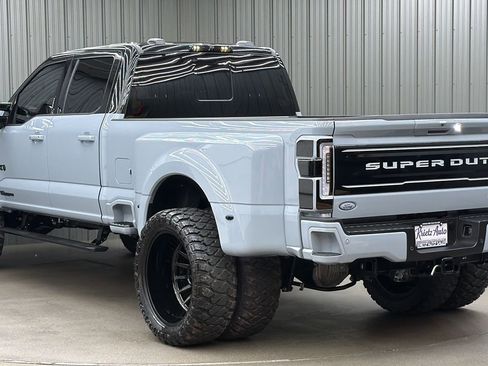 Used 2026 Ford F450 Platinum w/ FX4 Off-Road Package image 3