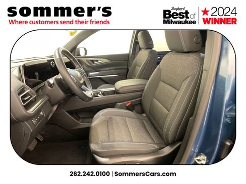 Used 2025 Chevrolet Traverse LT image 9