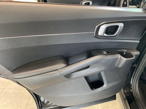 Used 2021 Kia Sorento EX image 28