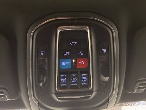 Used 2024 Jeep Wagoneer Series II AWD/4WD image 13