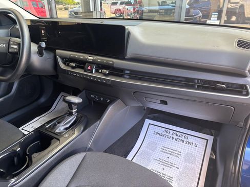 Used 2025 Kia K4 LX image 35