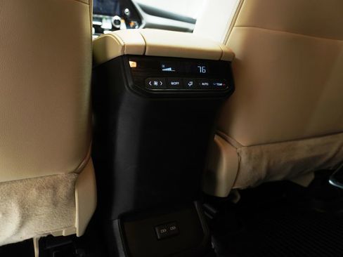 Certified 2023 Toyota Highlander XLE image 15