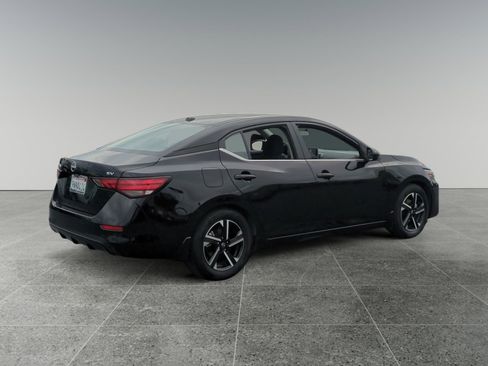 Used 2024 Nissan Sentra SV image 5