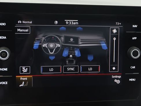 Used 2025 Volkswagen Jetta SEL FWD image 33