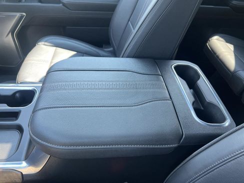 Used 2023 Chevrolet Silverado 1500 High Country w/ High Country Premium Package AWD/4WD image 35