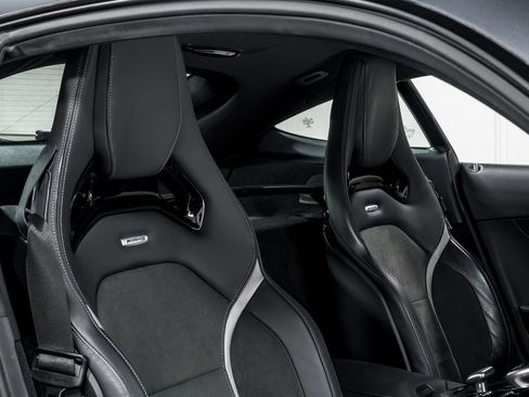 Used 2018 Mercedes-Benz AMG GT R image 30