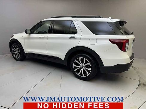 Used 2022 Ford Explorer ST-Line RWD image 3