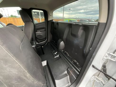 Used 2022 Chevrolet Colorado LT w/ Fleet Safety Package RWD image 20