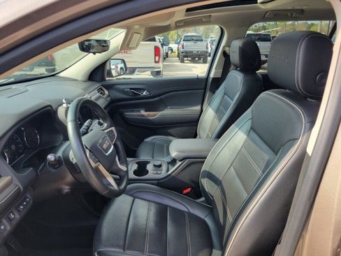 Used 2023 GMC Acadia Denali w/ Denali Ultimate Package image 9