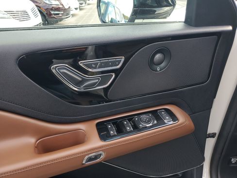 Certified 2022 Lincoln Aviator Reserve w/ Elements Package Plus image 17