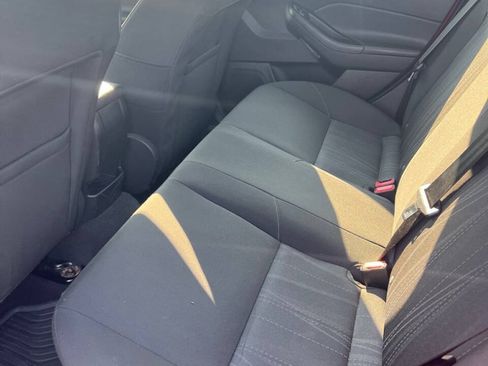 Used 2015 Ford Focus SE FWD image 9