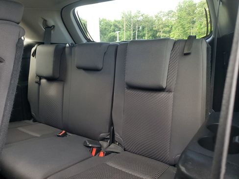 Used 2019 Toyota Highlander LE FWD image 11