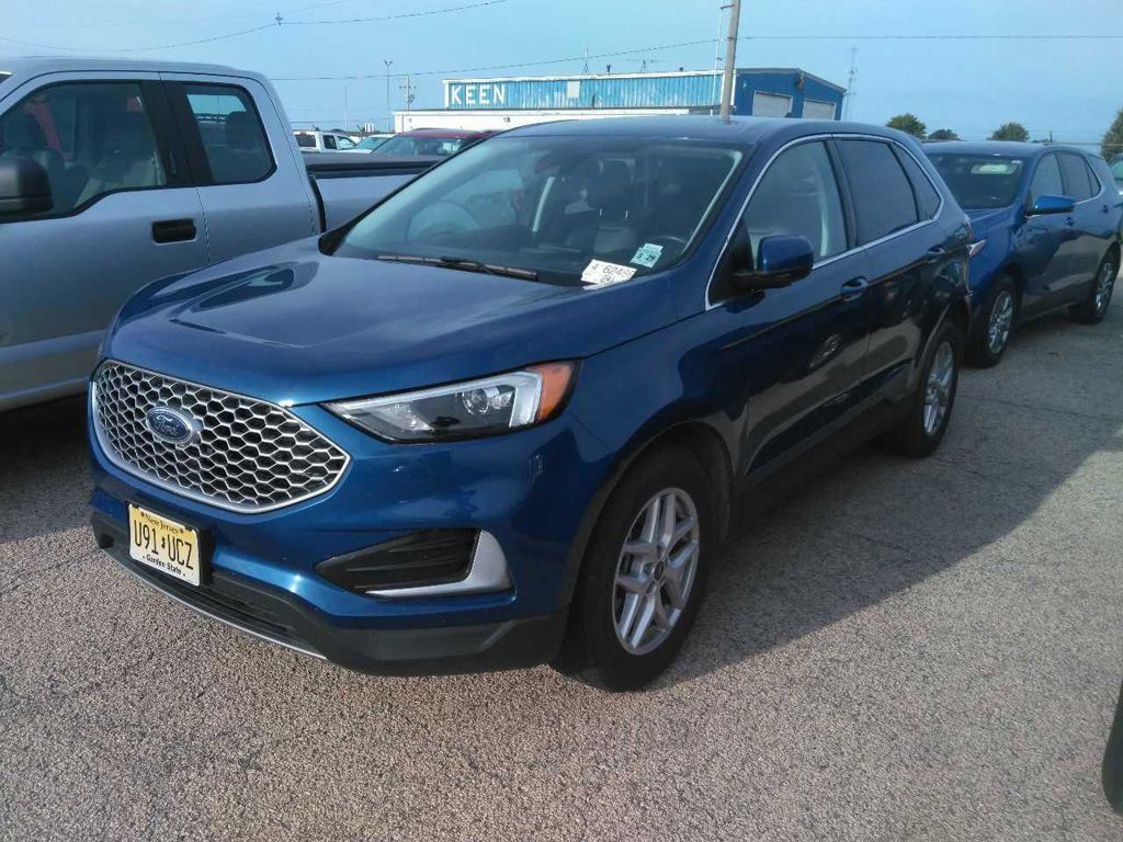 Used 2024 Ford Edge SEL AWD/4WD image 6