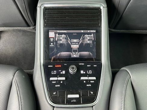 Certified 2023 Porsche Panamera 4 Platinum Edition w/ Sport Chrono Package AWD/4WD image 39