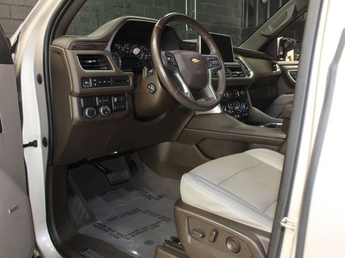 Used 2021 Chevrolet Tahoe LT w/ LT Signature Package image 29