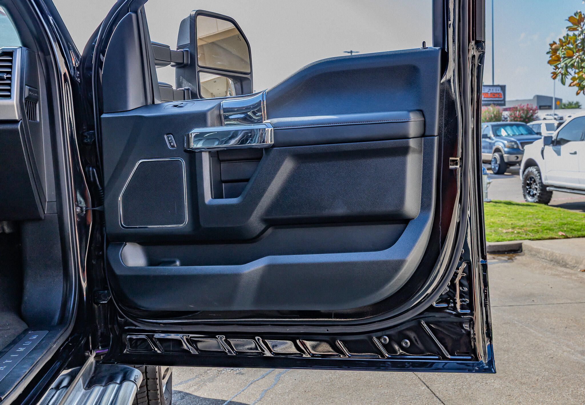 Used 2019 Ford F450 Platinum w/ Platinum Ultimate Package AWD/4WD image 84