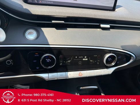 Used 2025 Genesis GV70 2.5T AWD/4WD image 21