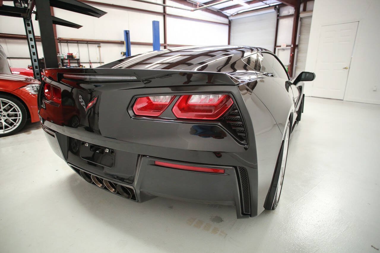 Used 2018 Chevrolet Corvette Stingray Coupe w/ Carbon Flash Badge Package RWD image 6