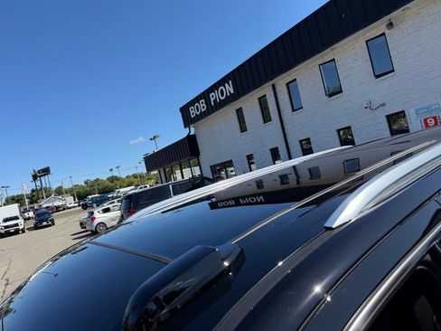 New 2026 GMC Yukon Denali w/ Denali Reserve Package AWD/4WD image 9