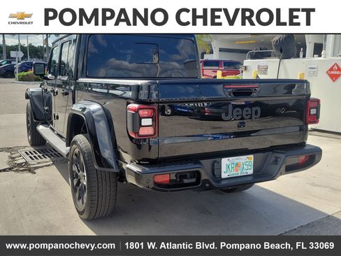 Used 2023 Jeep Gladiator Overland image 5