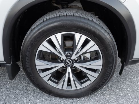 Used 2023 Nissan Rogue SV image 39