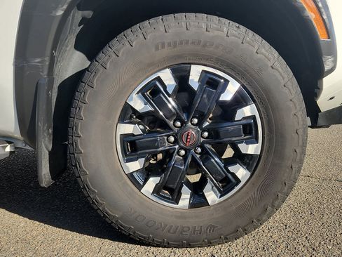 Used 2022 Nissan Frontier PRO-4X w/ Technology Package image 9