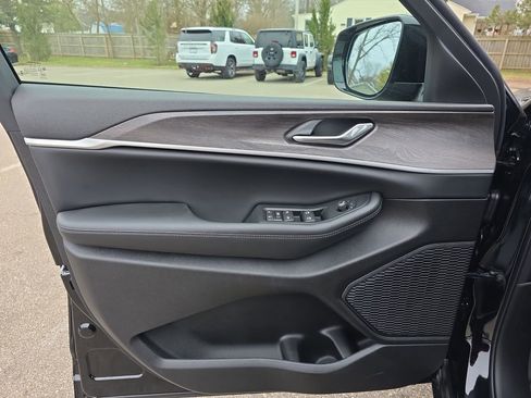 New 2026 Jeep Grand Cherokee Altitude AWD/4WD image 27