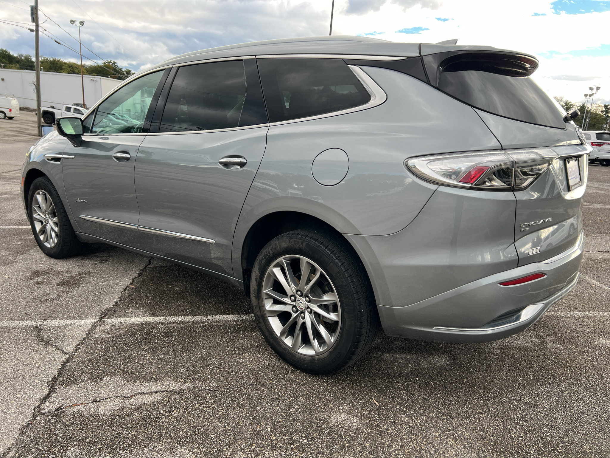Used 2024 Buick Enclave Avenir w/ Avenir Technology Package AWD/4WD image 5