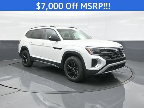 New 2026 Volkswagen Atlas Peak Edition AWD/4WD image 1