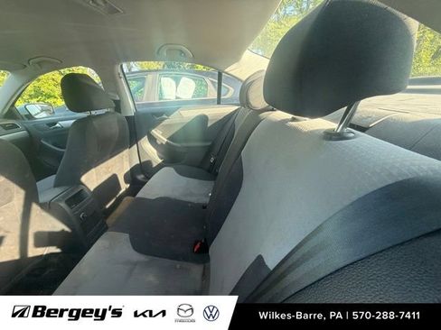 Used 2017 Volkswagen Jetta S FWD image 10