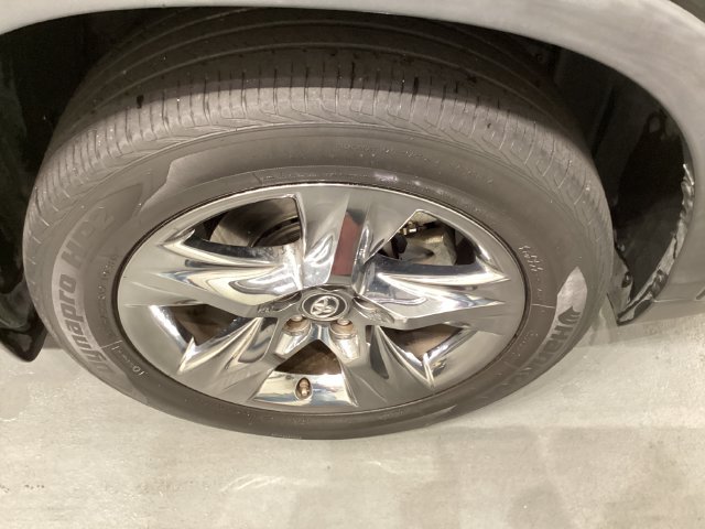 Used 2018 Toyota Highlander Limited Platinum AWD/4WD image 30