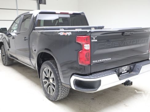 Used 2023 Chevrolet Silverado 1500 LT w/ Leather Package AWD/4WD image 3