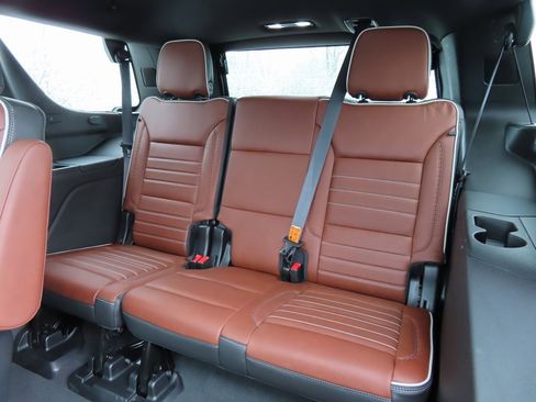 Used 2024 GMC Yukon Denali Ultimate image 35