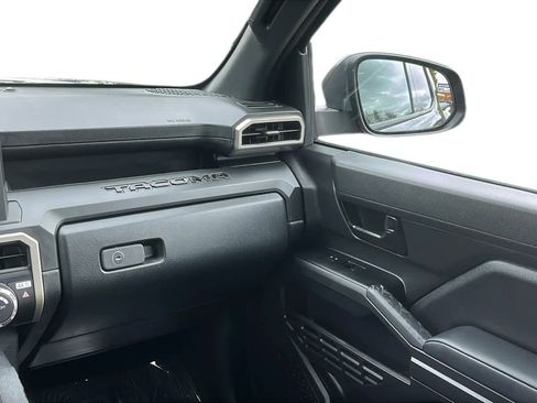 Used 2025 Toyota Tacoma SR image 21
