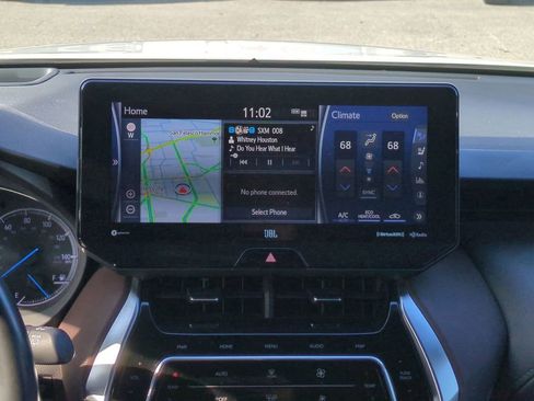 Used 2021 Toyota Venza Limited image 17