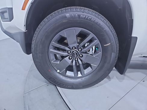 New 2026 Nissan Frontier SV image 25