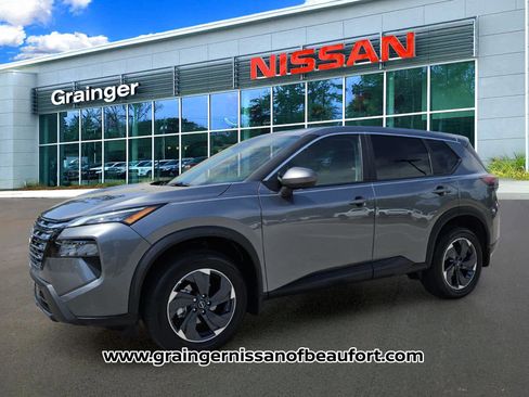 Used 2025 Nissan Rogue SV FWD image 2