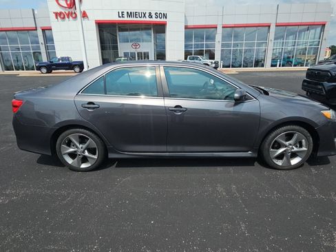 Used 2014 Toyota Camry SE FWD image 2