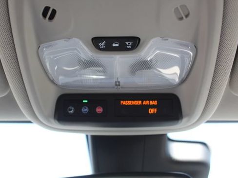 Used 2022 Buick Encore GX Select AWD/4WD image 33