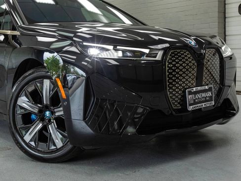 Used 2023 BMW iX xDrive50 w/ Premium Package AWD/4WD image 8