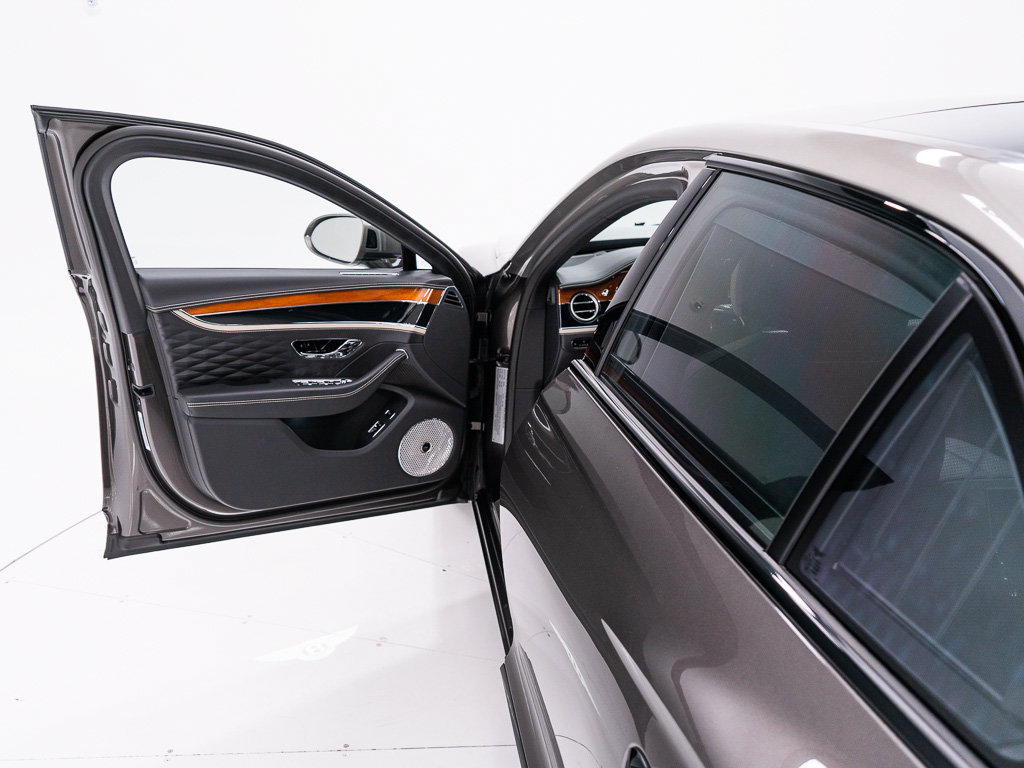 Used 2024 Bentley Flying Spur W12 AWD/4WD image 10