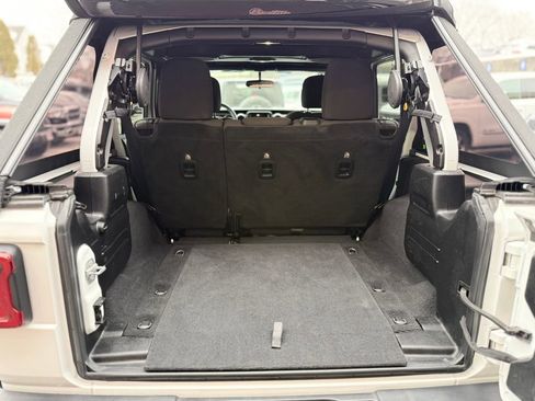 Used 2018 Jeep Wrangler Unlimited Sahara w/ Cold Weather Group image 19