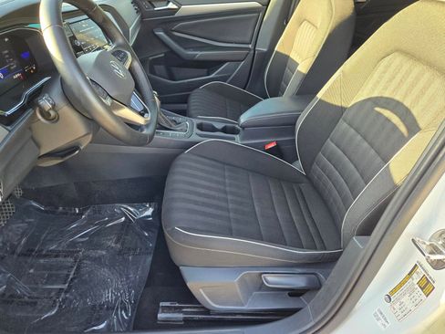 Used 2022 Volkswagen Jetta Sport image 18