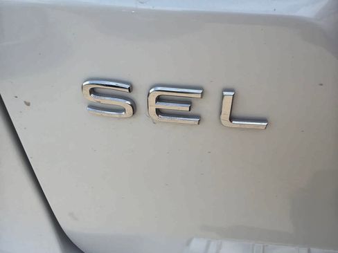 Used 2024 Volkswagen Atlas SEL Premium R-Line AWD/4WD image 6
