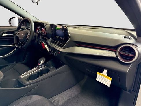 New 2026 Chevrolet Trax RS w/ Sunroof Package FWD image 29