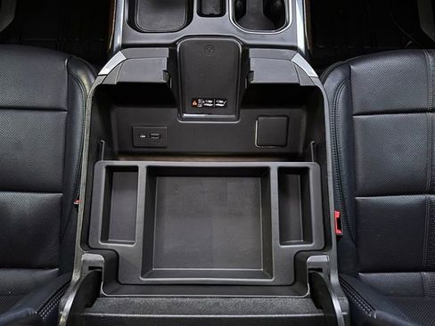 Used 2022 Chevrolet Silverado 1500 High Country w/ High Country Premium Package image 28