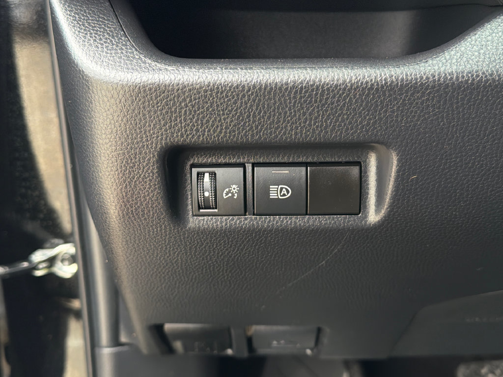 Used 2024 Toyota RAV4 LE AWD/4WD image 9