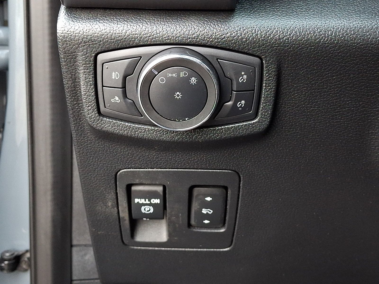 Used 2019 Ford F150 XLT w/ Equipment Group 302A Luxury AWD/4WD image 25