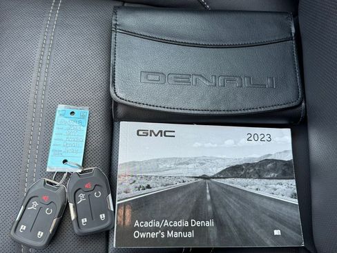 Used 2023 GMC Acadia Denali w/ Denali Technology Package image 35